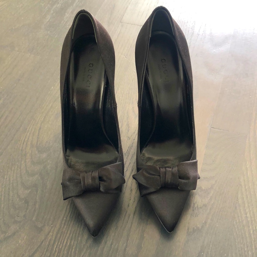Gucci Black Heels with Bow Detail